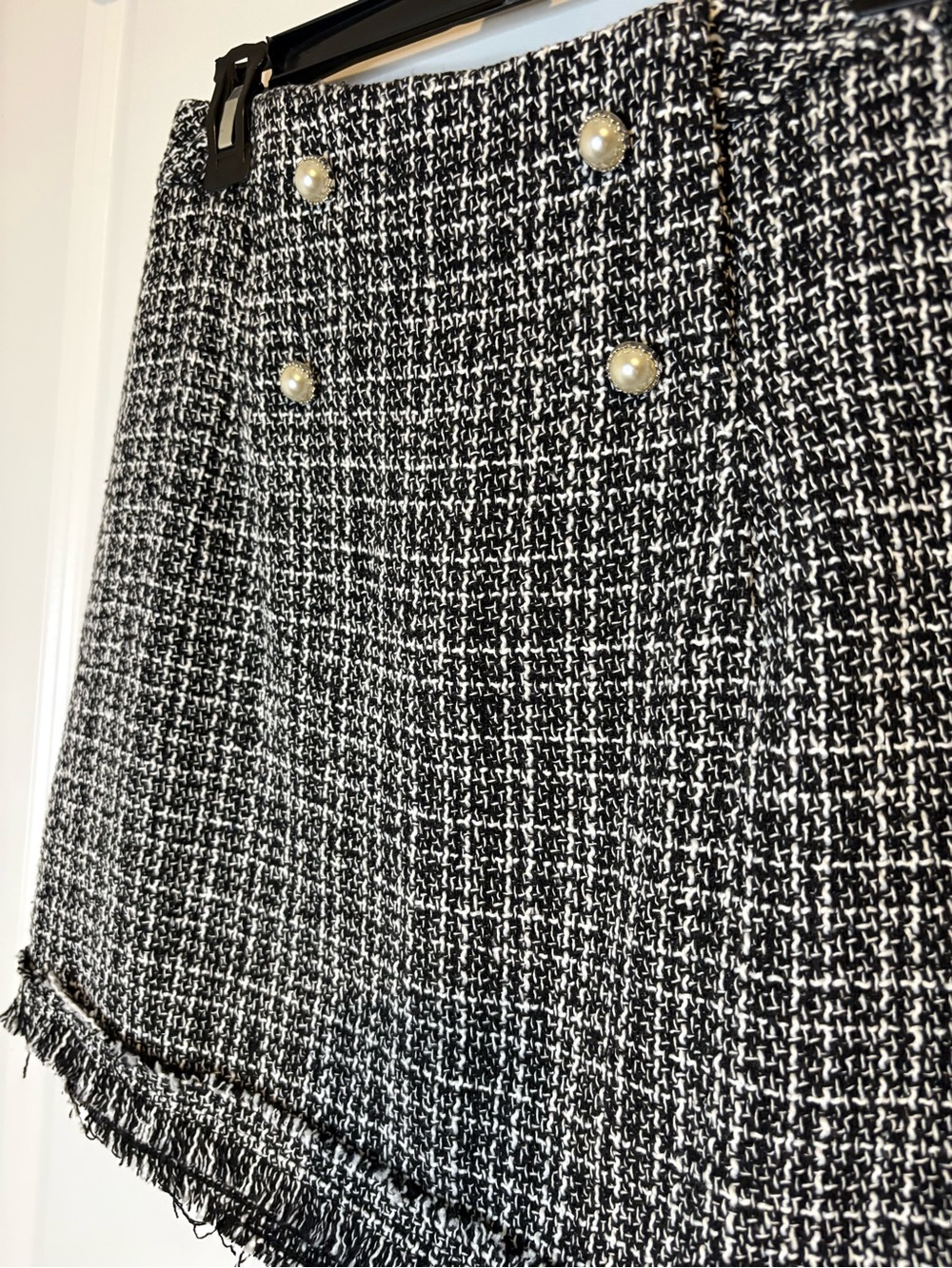 Black and White Tweed Pearl-Button Skirt - Picture 2 of 5